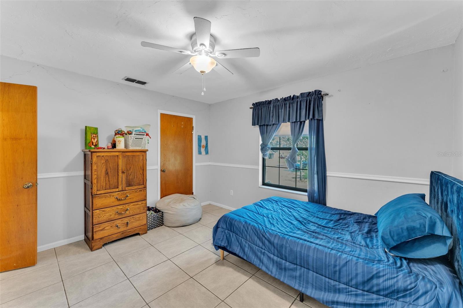 LAKE HAVEN EST - Residential