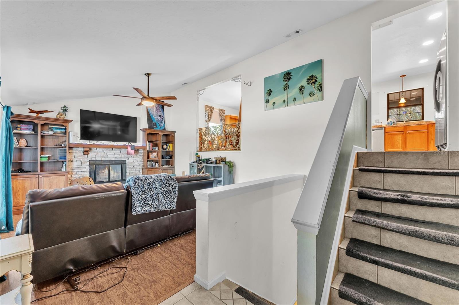 LAKE HAVEN EST - Residential