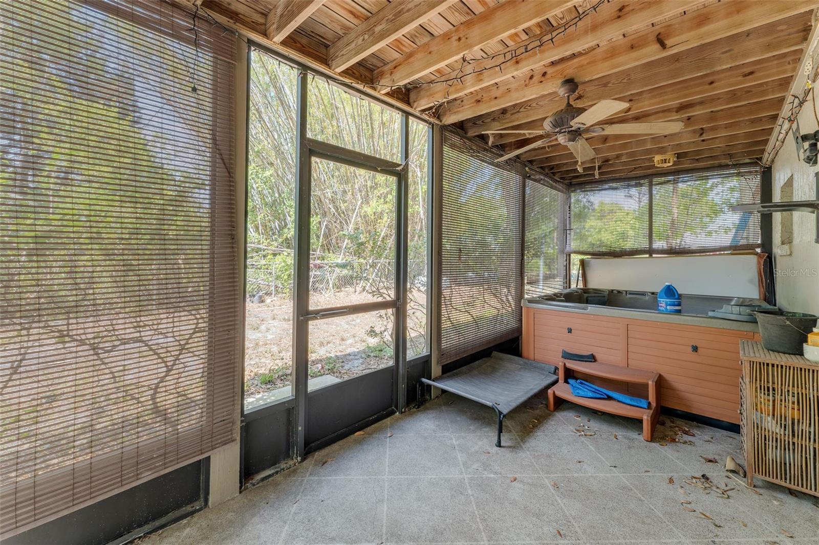 LAKE HAVEN EST - Residential