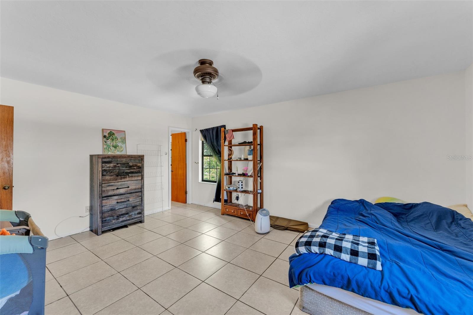 LAKE HAVEN EST - Residential