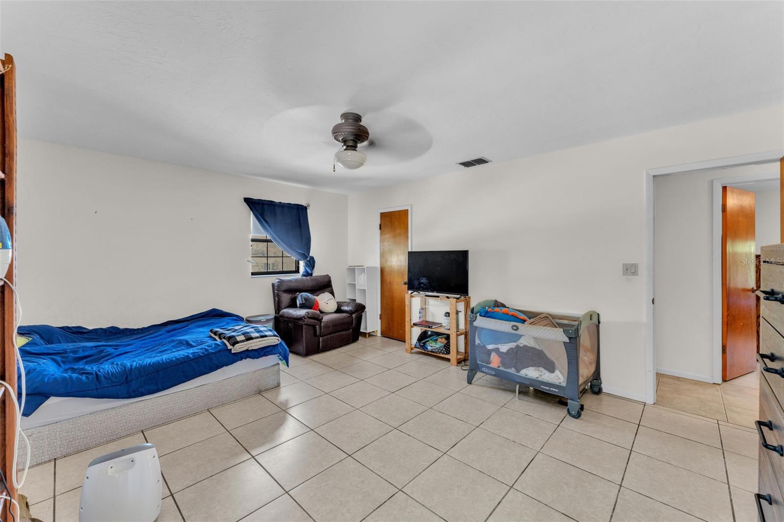 LAKE HAVEN EST - Residential