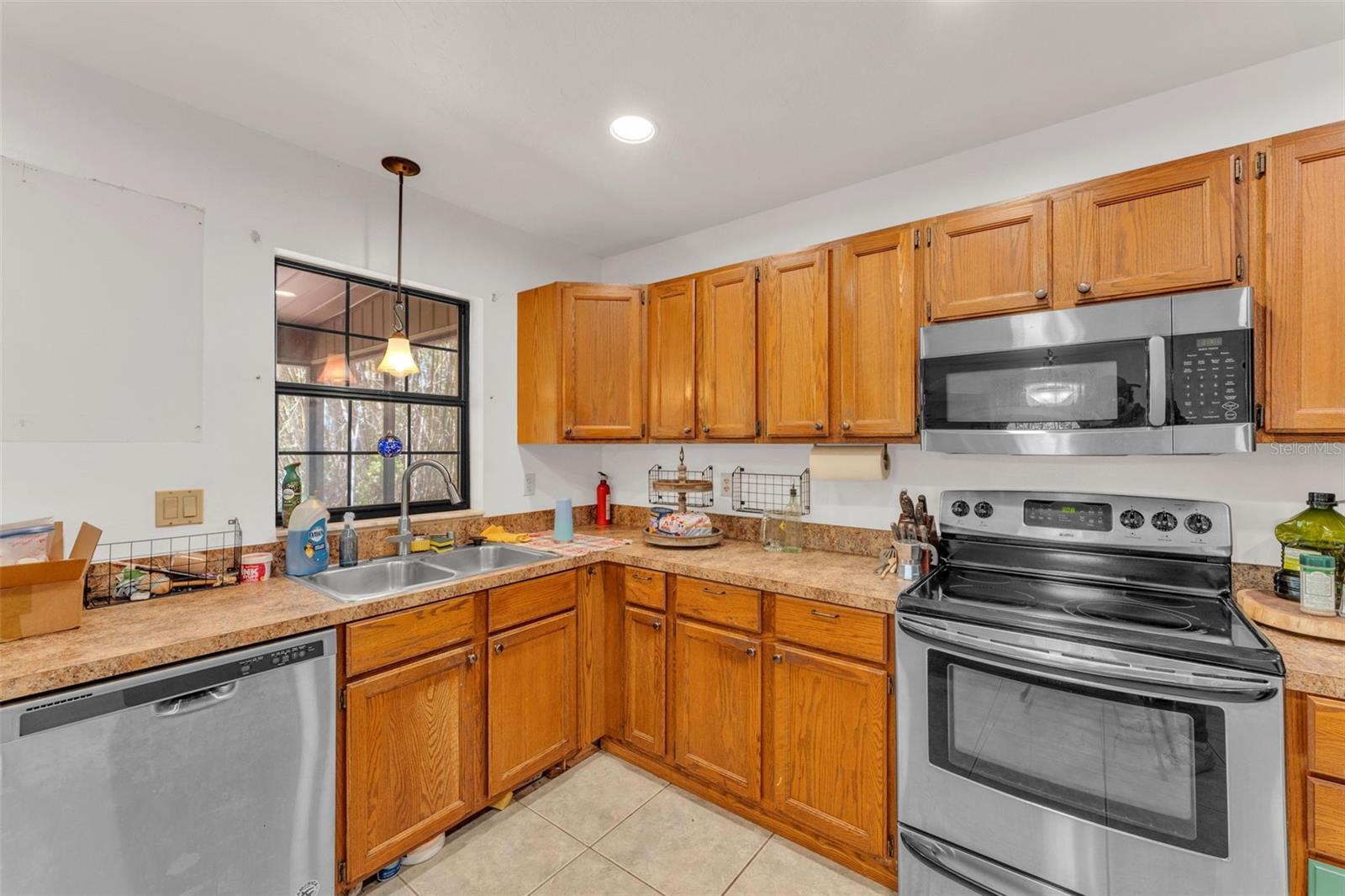 LAKE HAVEN EST - Residential