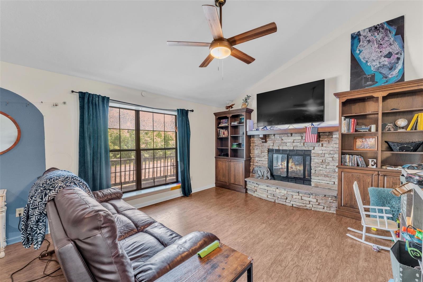 LAKE HAVEN EST - Residential