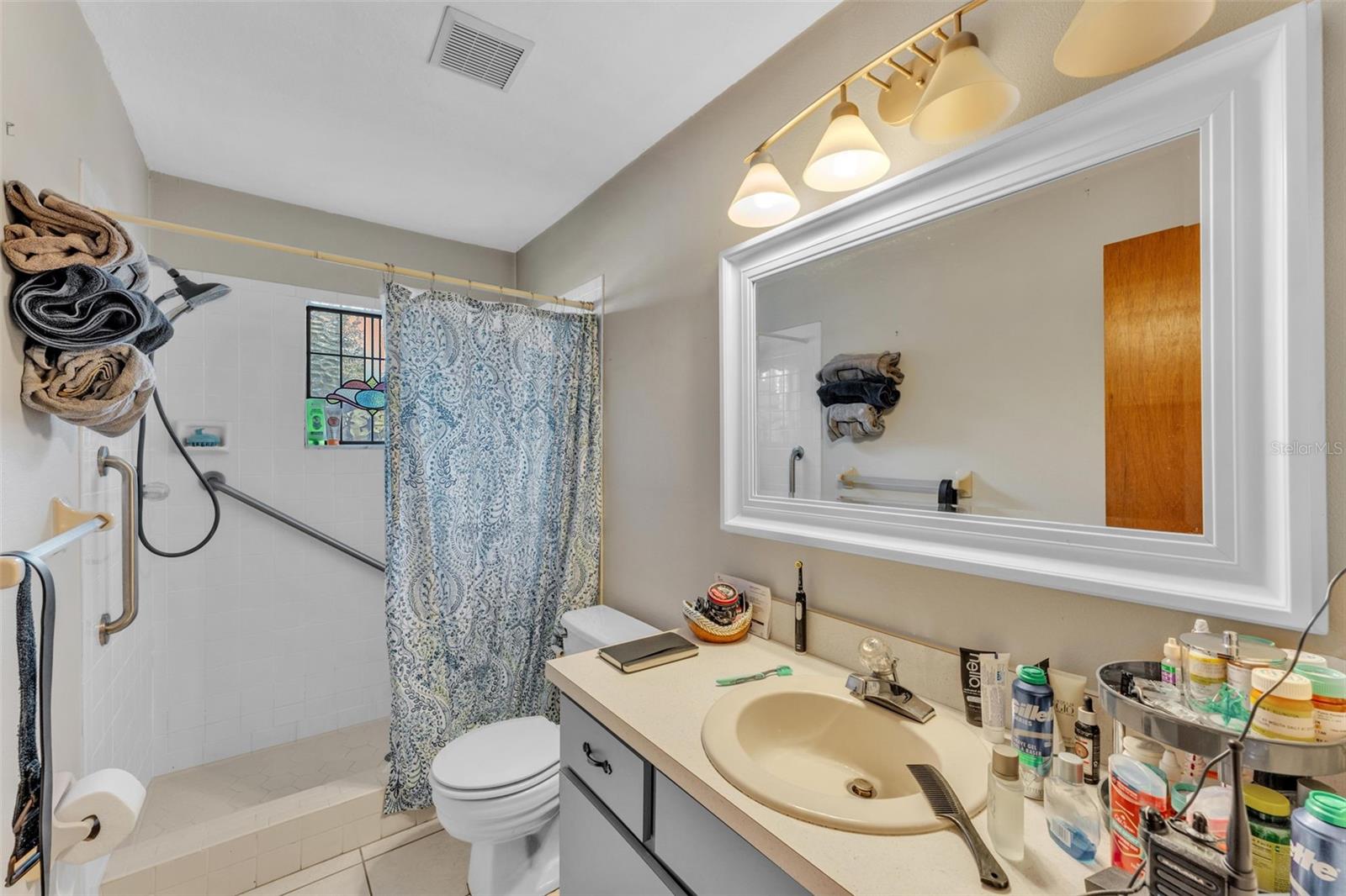 LAKE HAVEN EST - Residential