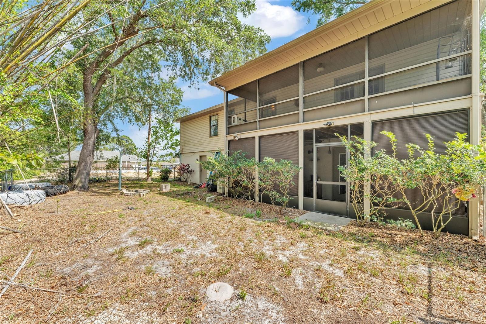 LAKE HAVEN EST - Residential