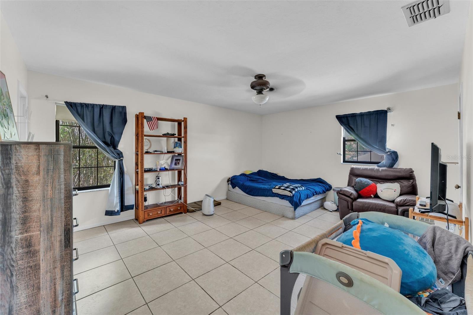 LAKE HAVEN EST - Residential