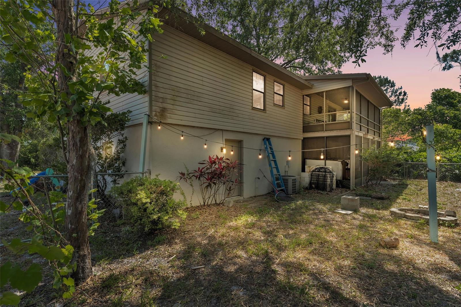 LAKE HAVEN EST - Residential