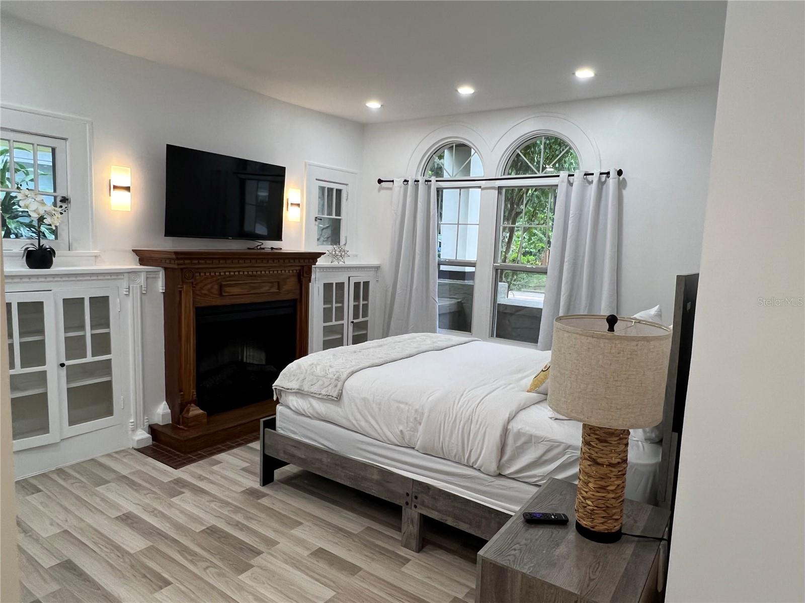 1644 E LIVINGSTON STREET