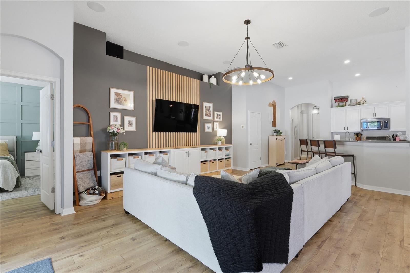 ASHTON OAKS - Residential