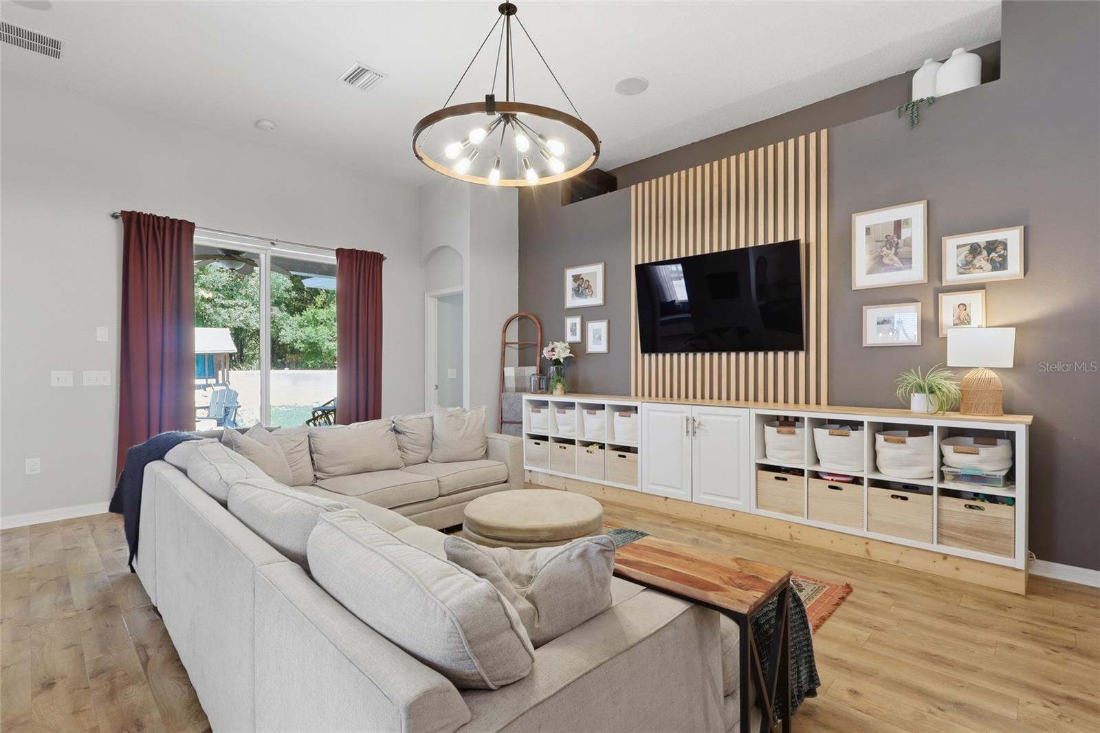 ASHTON OAKS - Residential