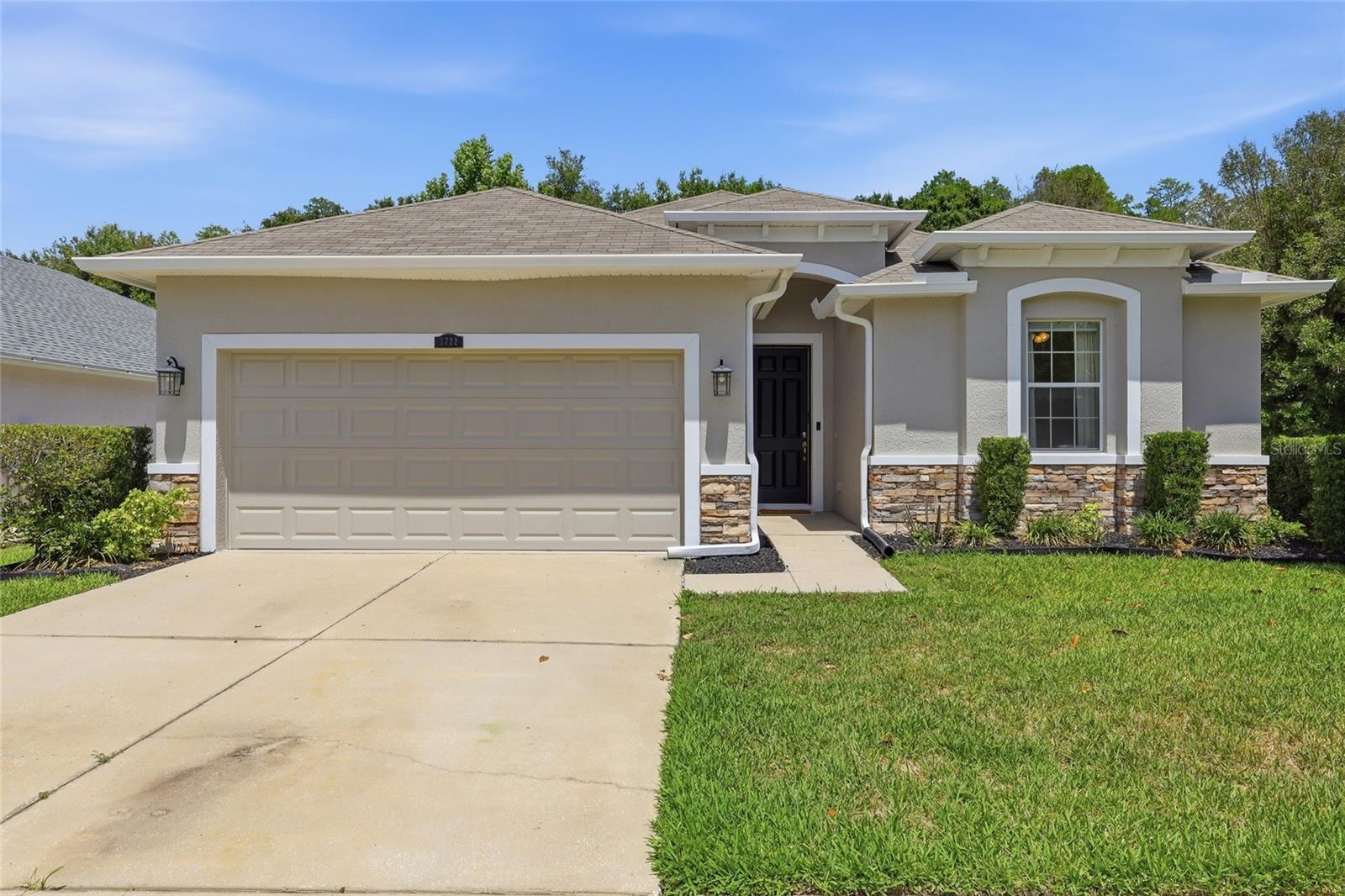 ASHTON OAKS - Residential