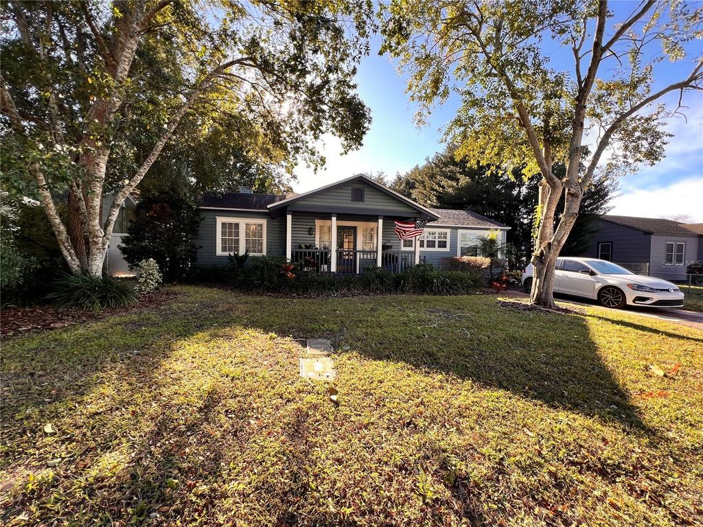 Photo of 750 Royal Palm Court, Orlando, FL 32803 (MLS # O6375242)