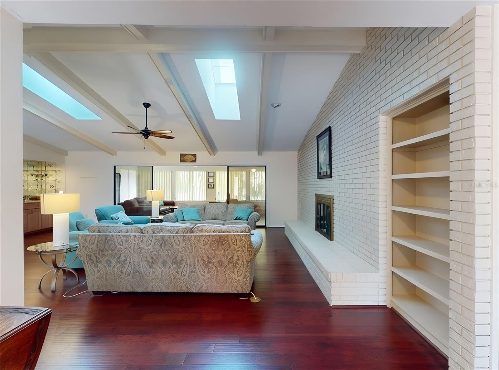 806 SILK OAK COURT
