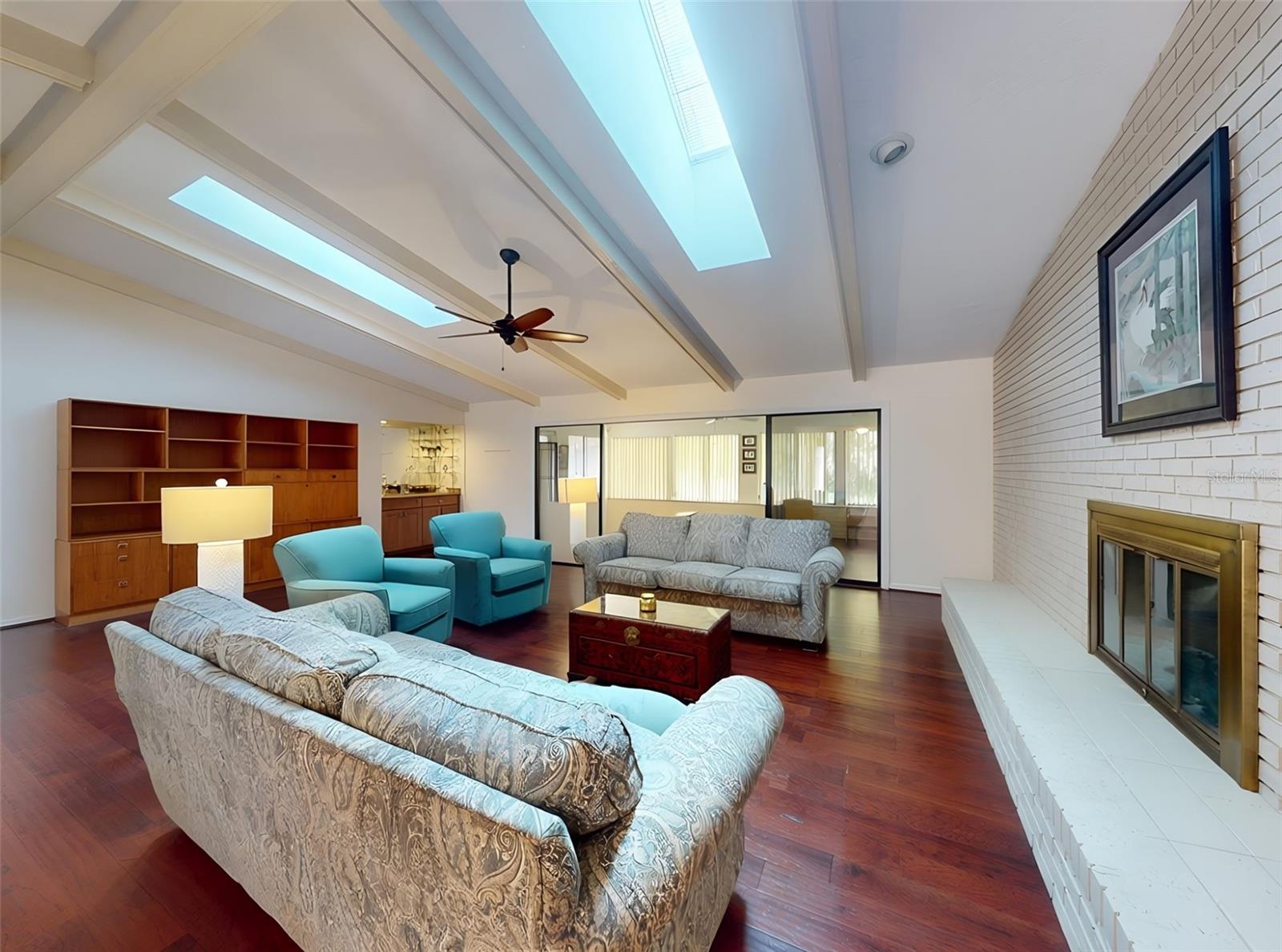 806 SILK OAK COURT