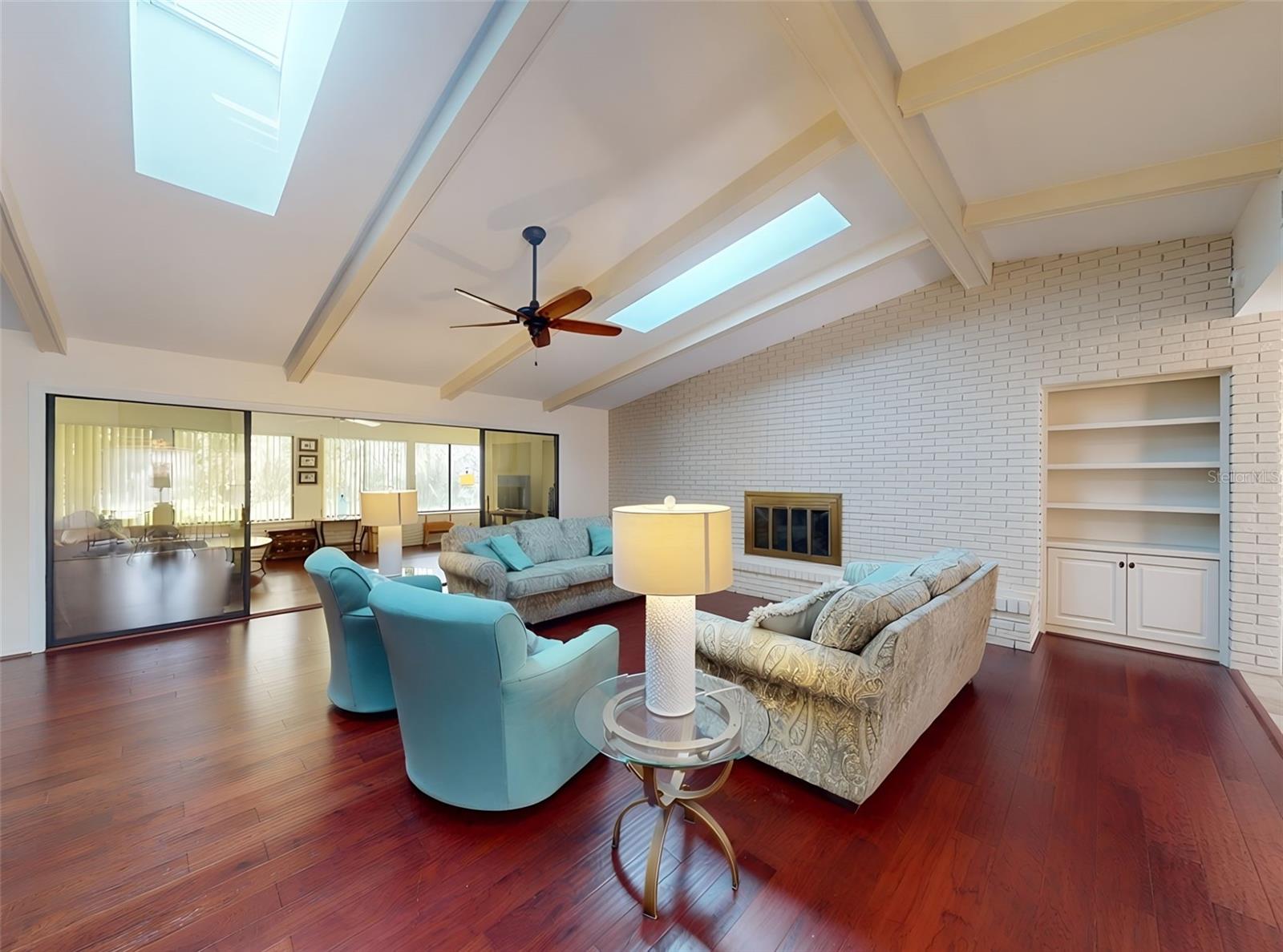 806 SILK OAK COURT