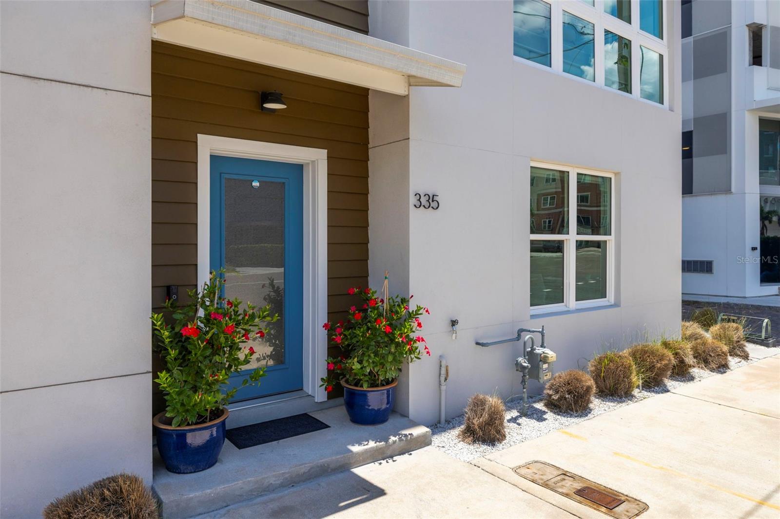 335 8TH STREET N