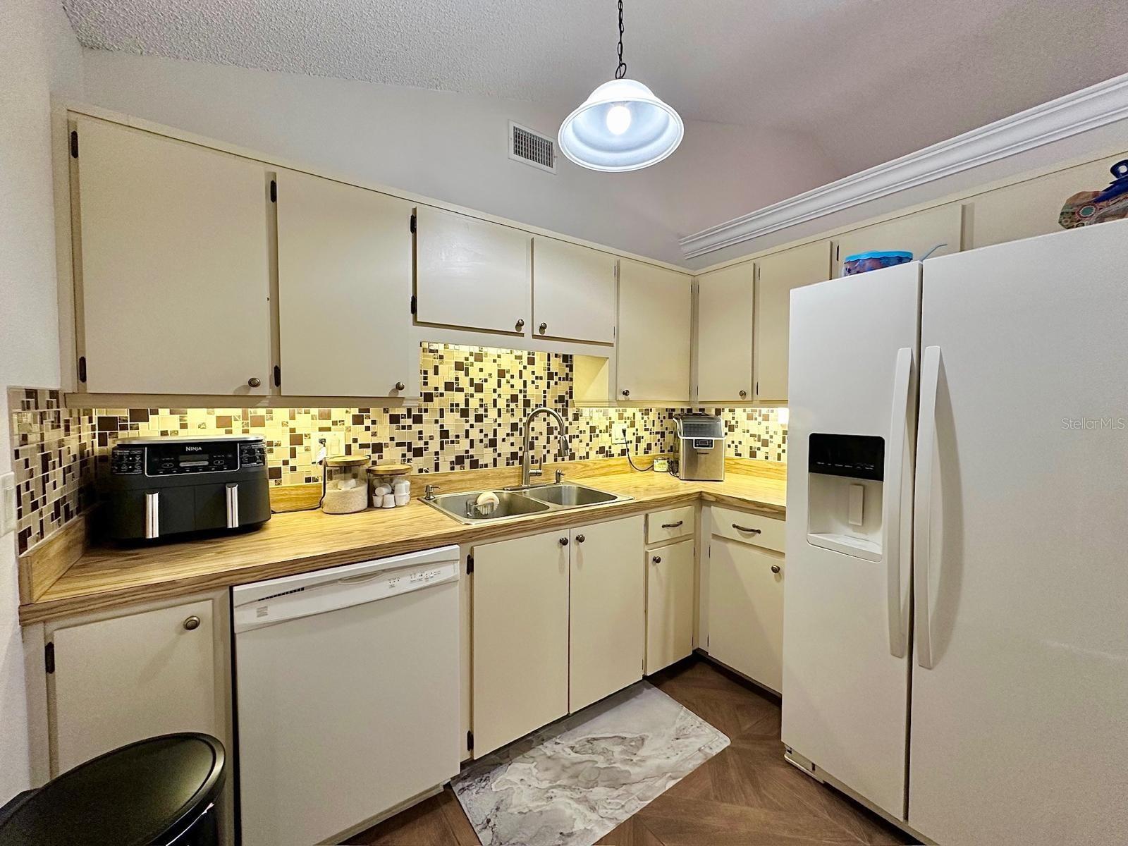318 DOUGLAS WAY 87