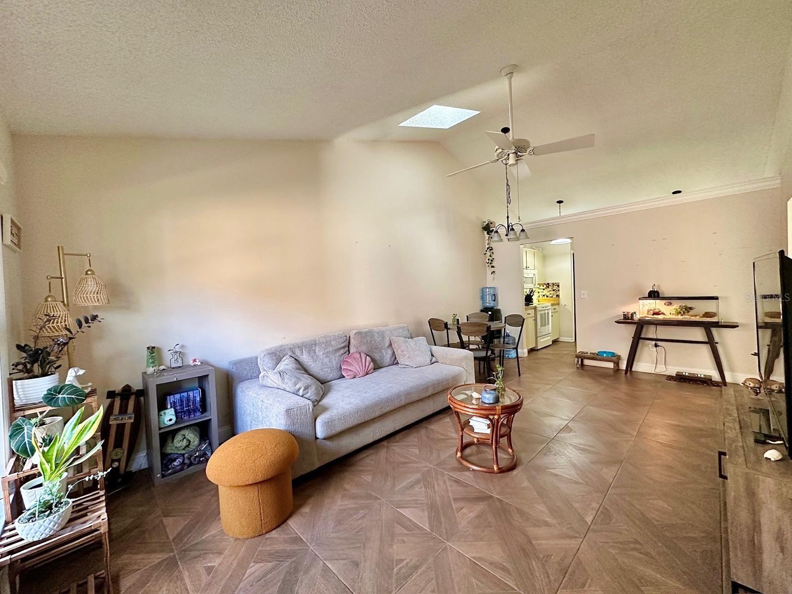 318 DOUGLAS WAY 87
