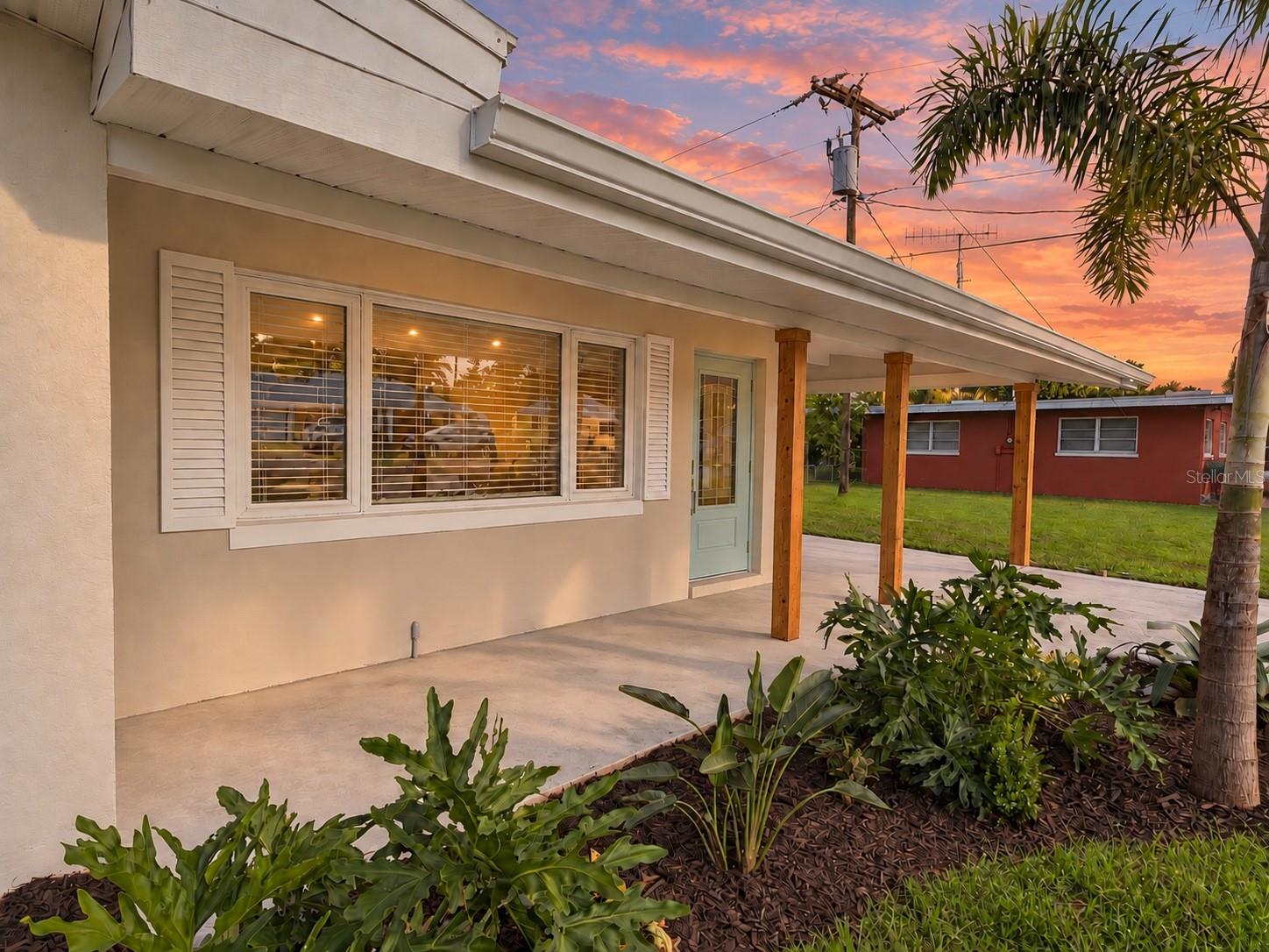 3657 KELLY STREET, FORT MYERS, FL, 33901/$359,000 3 3657 KELLY STREET