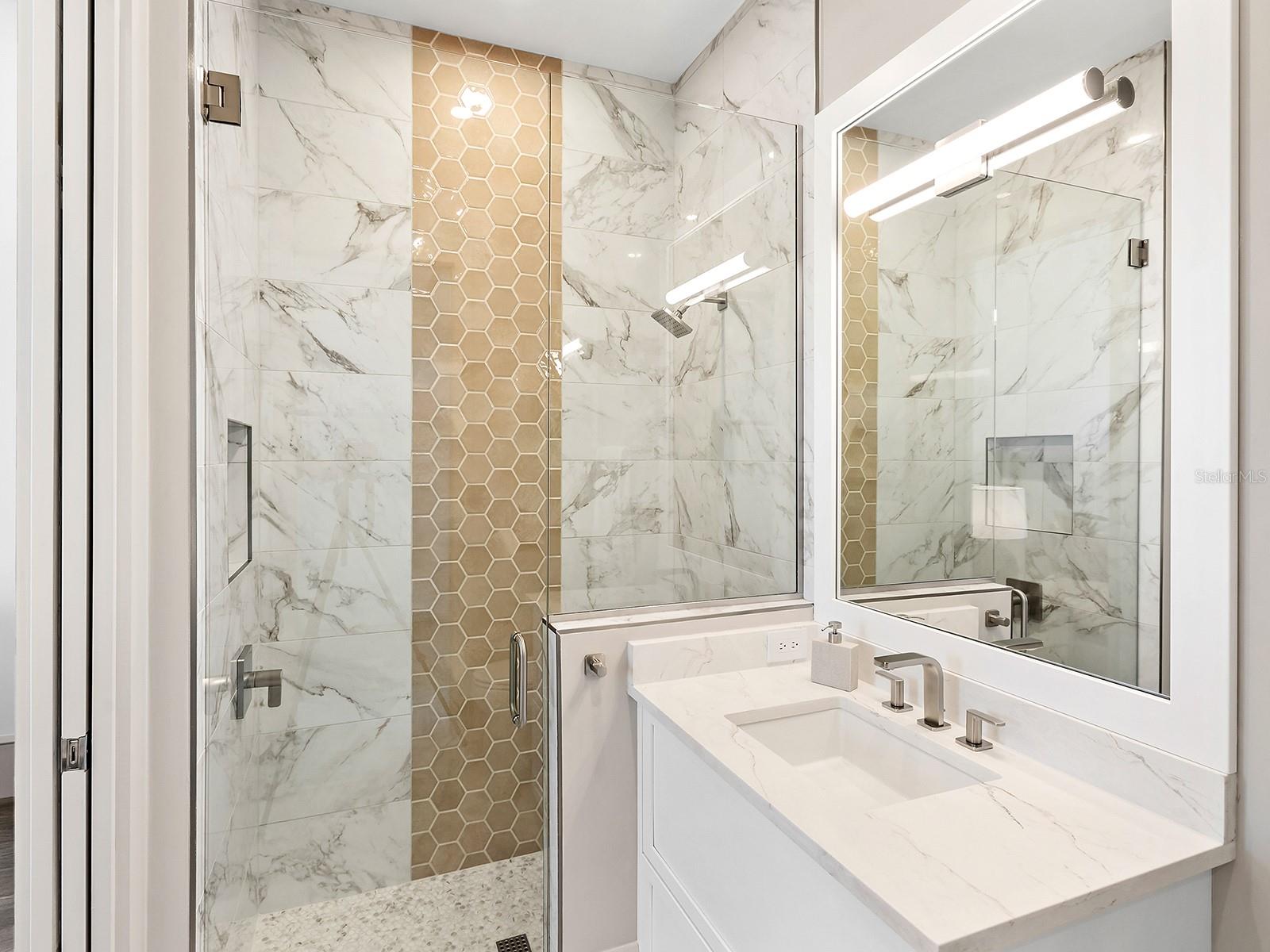 LAKE CLUB PH II - Residential