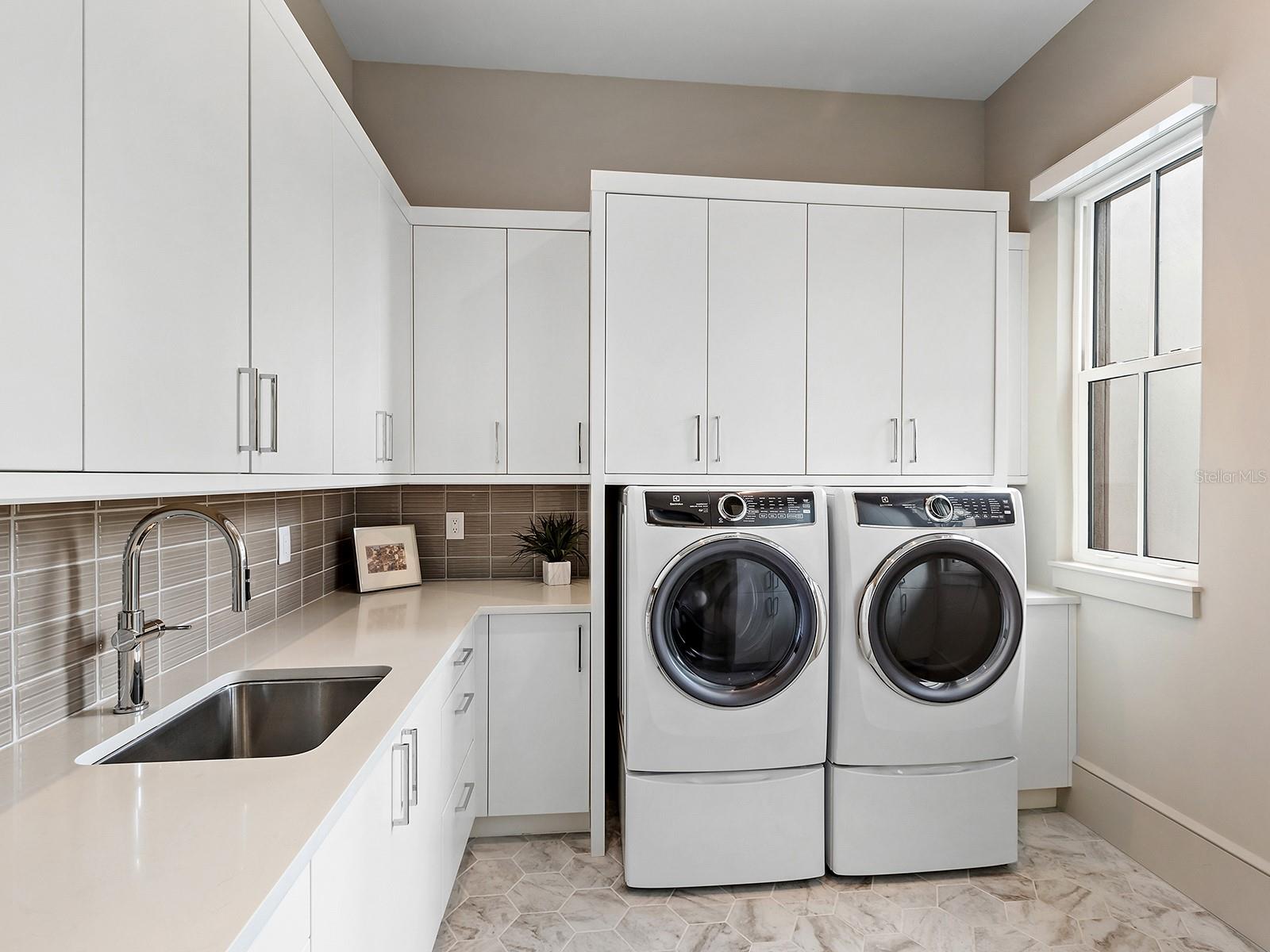 LAKE CLUB PH II - Residential