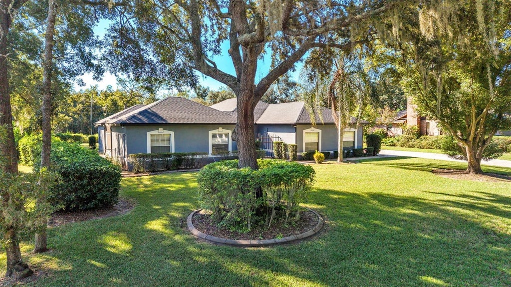Photo of 69 Pine Forest Drive, Haines City, FL 33844 (MLS # L4965932)
