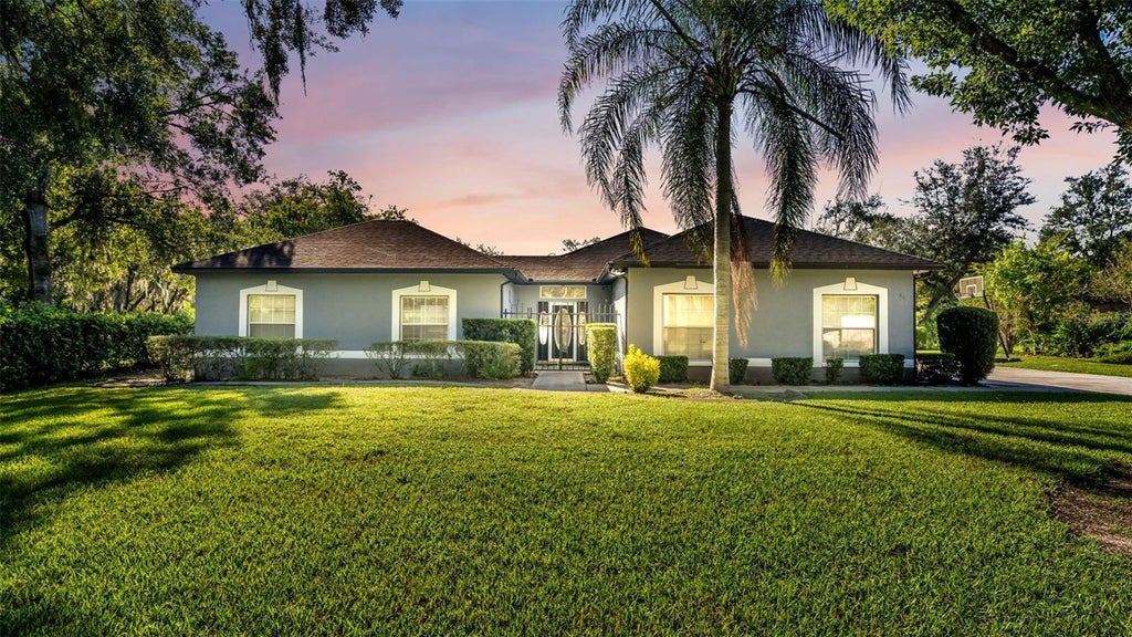 Photo of 69 Pine Forest Drive, Haines City, FL 33844 (MLS # L4965932)