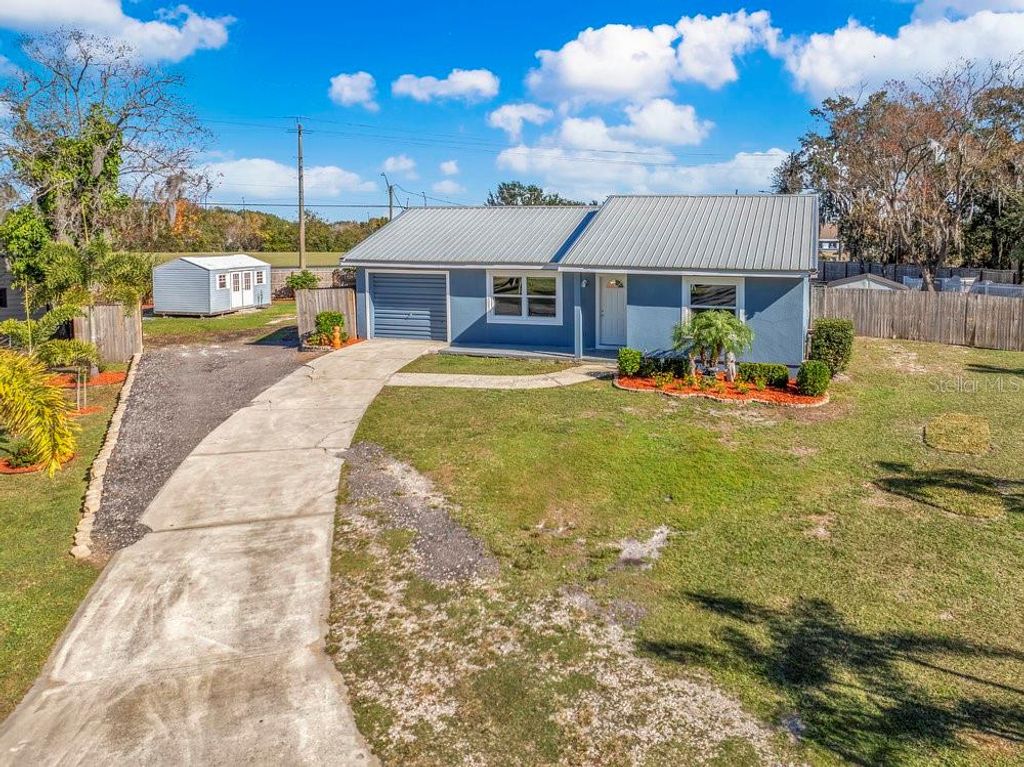 Photo of 3808 W Country Loop, Lakeland, FL 33811 (MLS # L4958059)