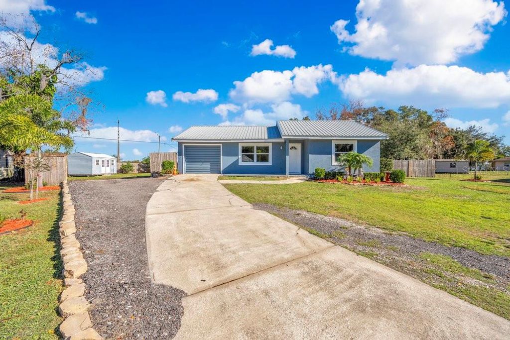 Photo of 3808 W Country Loop, Lakeland, FL 33811 (MLS # L4958059)