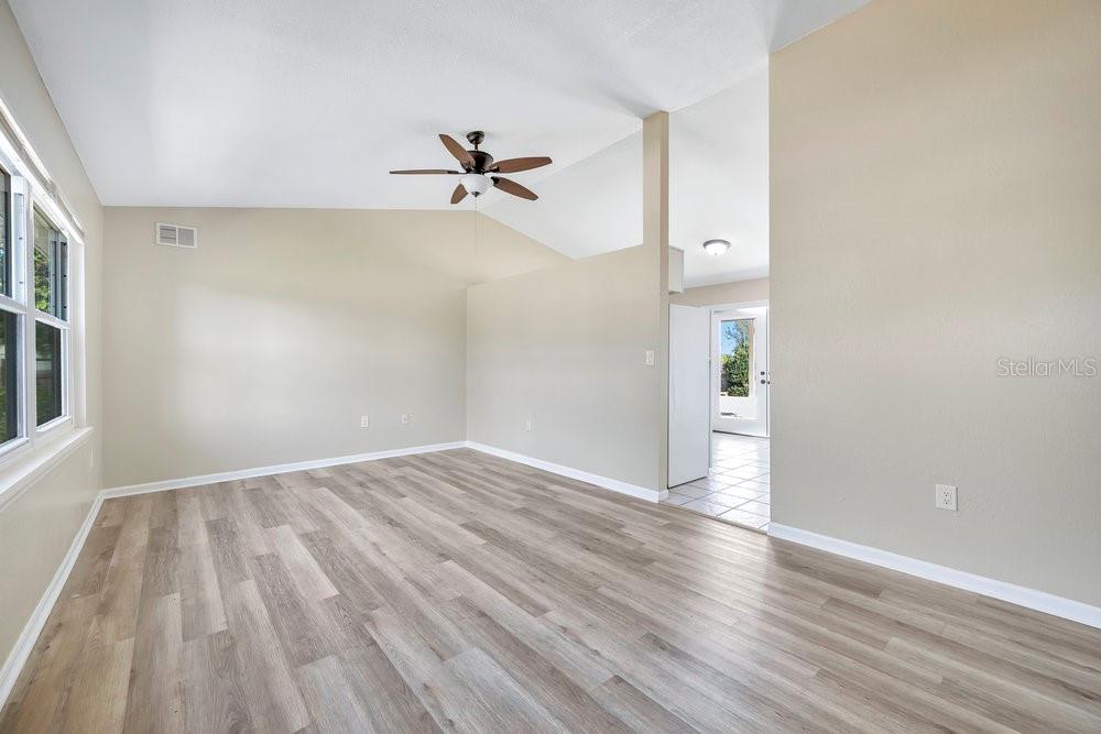 COUNTRY VILLAGE - Residential