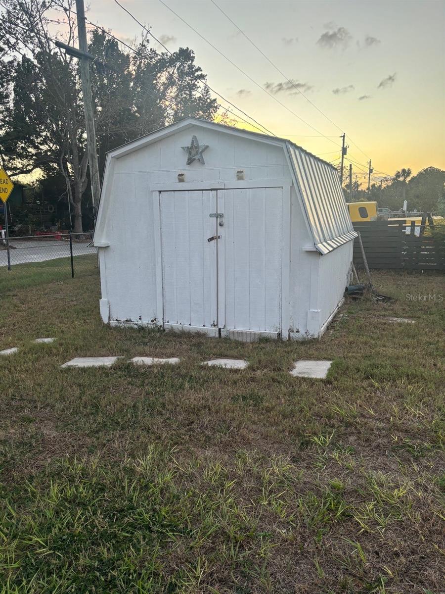 SUNSET ESTATES REPLAT PB 6 PG 104 BLK E LOT 8 - Land