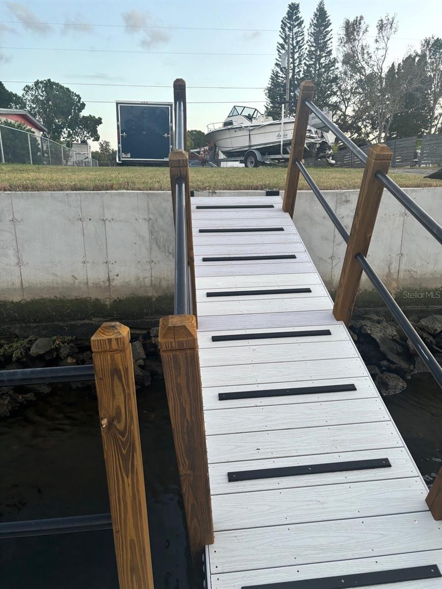 SUNSET ESTATES REPLAT PB 6 PG 104 BLK E LOT 8 - Land