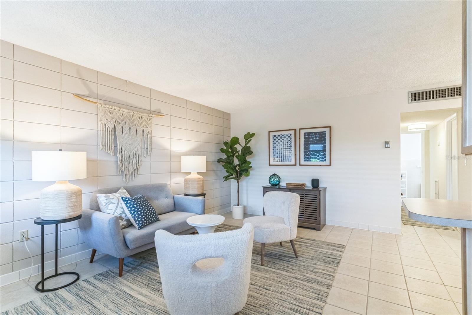 HAMPSHIRE HOUSE - Residential Lease