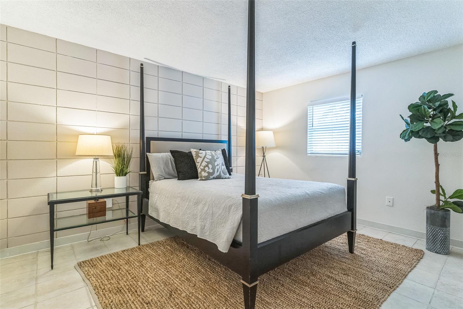 HAMPSHIRE HOUSE - Residential Lease