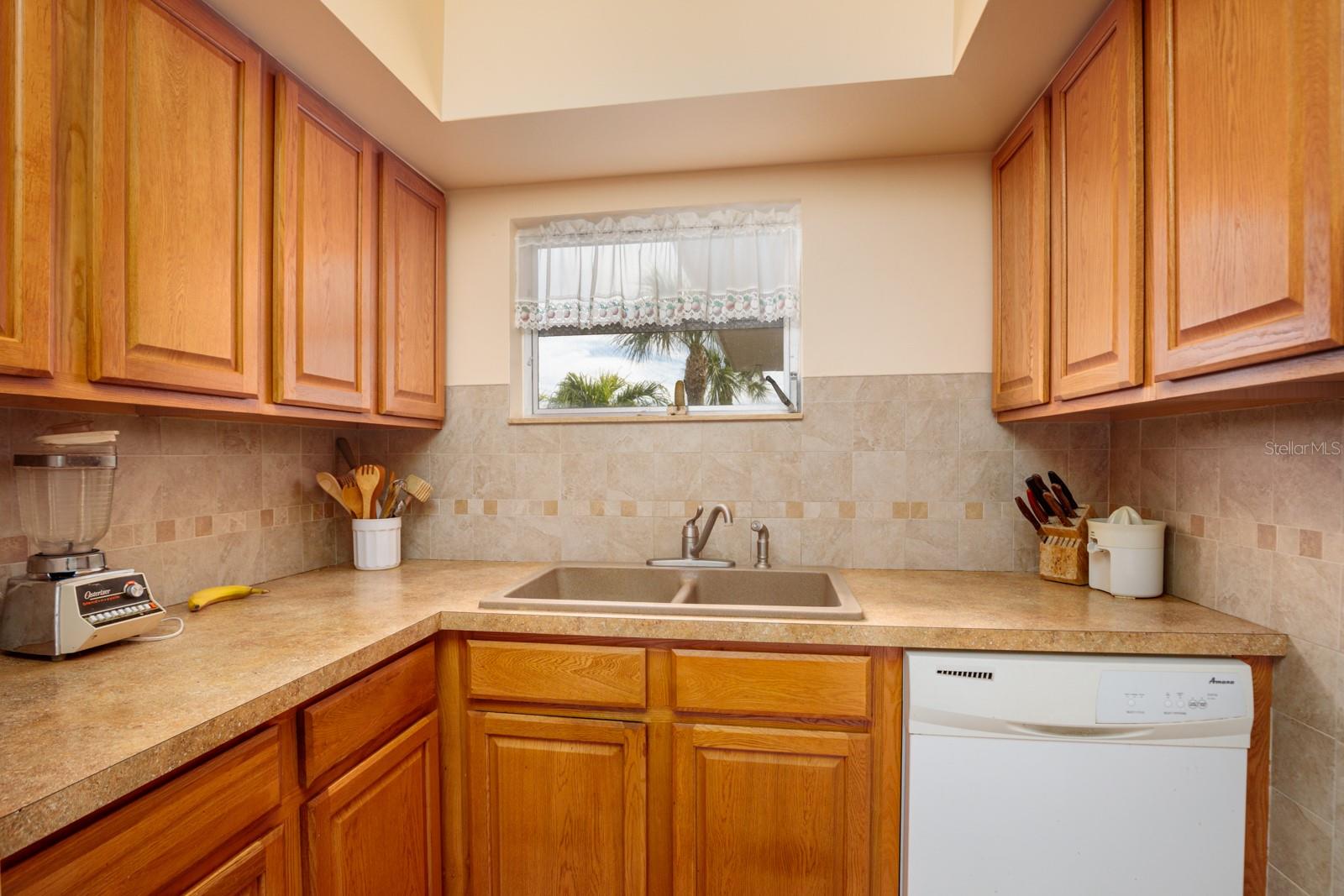 SYLVETTE CONDO - Residential