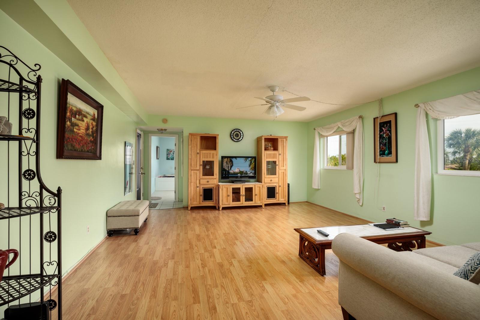 SYLVETTE CONDO - Residential