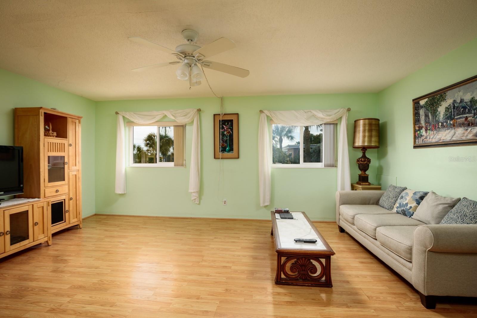 SYLVETTE CONDO - Residential