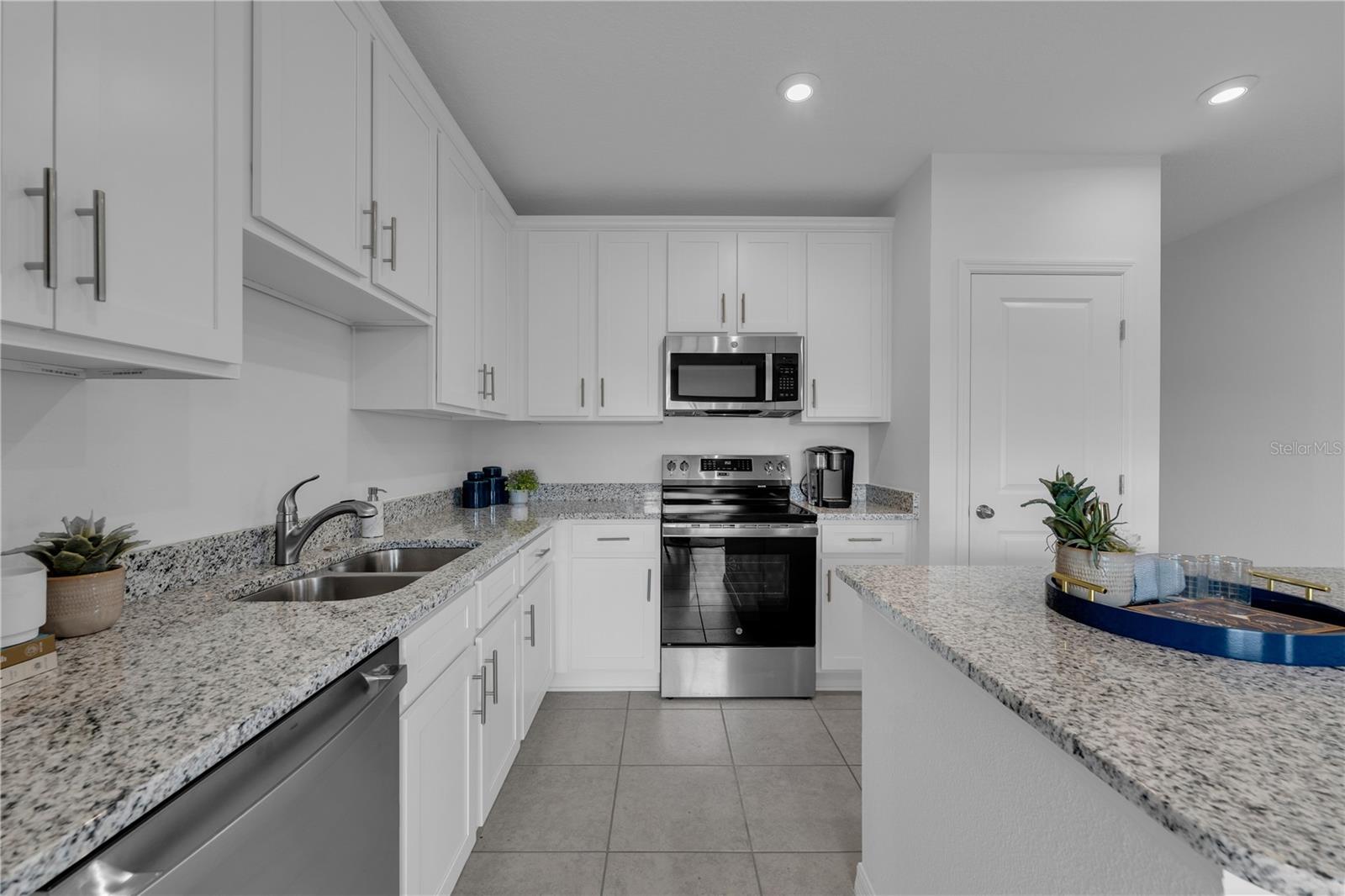 AVALON PARK TAVARES - Residential