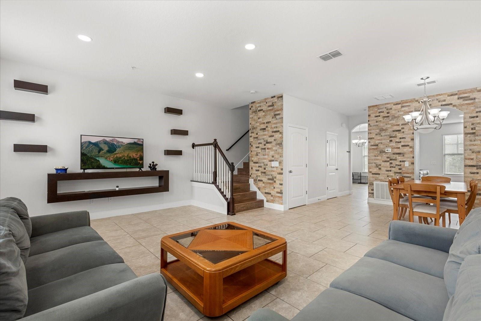 10866 SUNSET RIDGE LANE