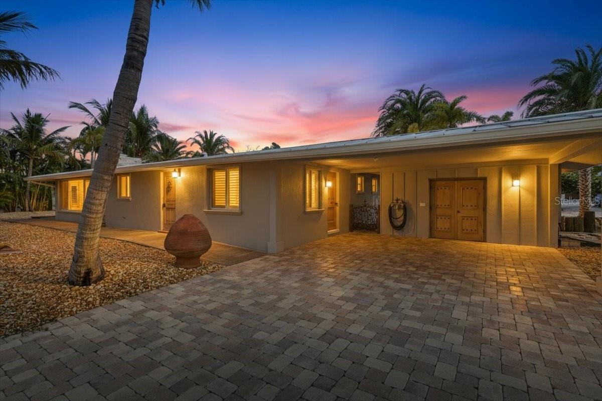 834 JUNGLE QUEEN WAY