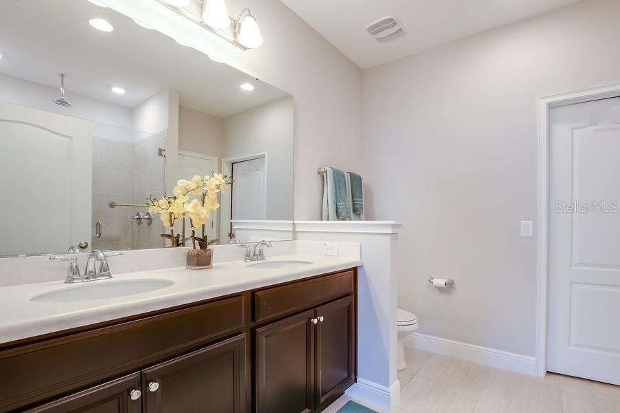 LAUREATE PARK NBRHD CENTER PH 1 - Residential Lease