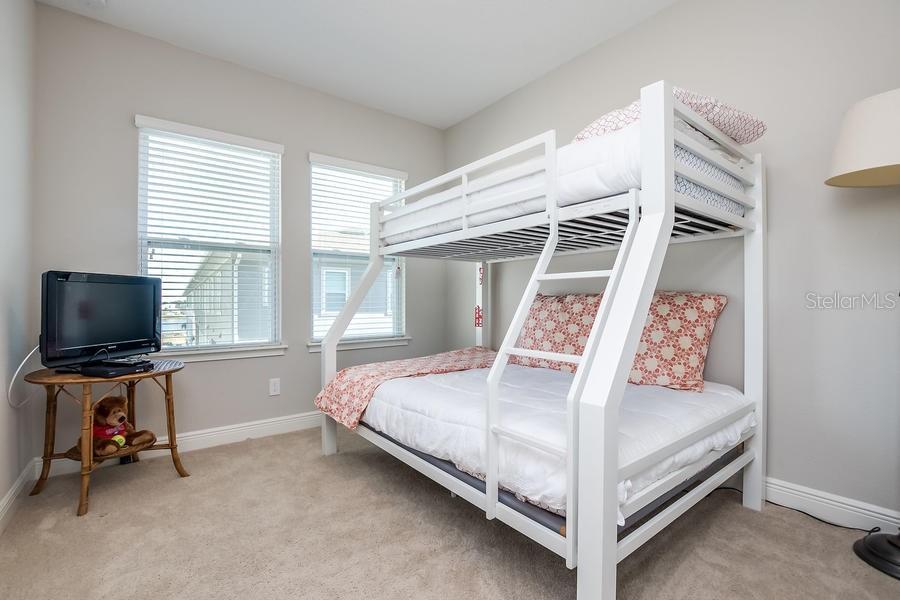 LAUREATE PARK NBRHD CENTER PH 1 - Residential Lease