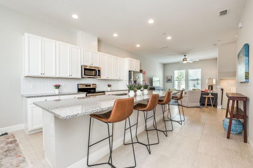 Photo of 13537 Heaney Avenue, Orlando, FL 32827 (MLS # O6372840)