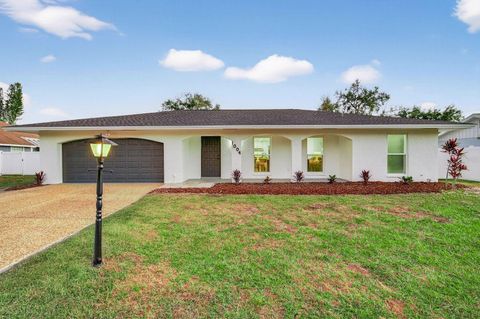 Photo of 1004 Magellan Drive, Sarasota, FL 34243 (MLS # A4673068)