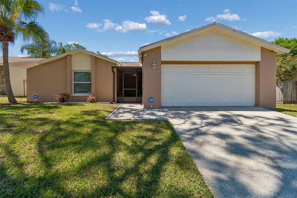 Photo of 14827 Oak Vine Drive, Lutz, FL 33559 (MLS # TB8487885)