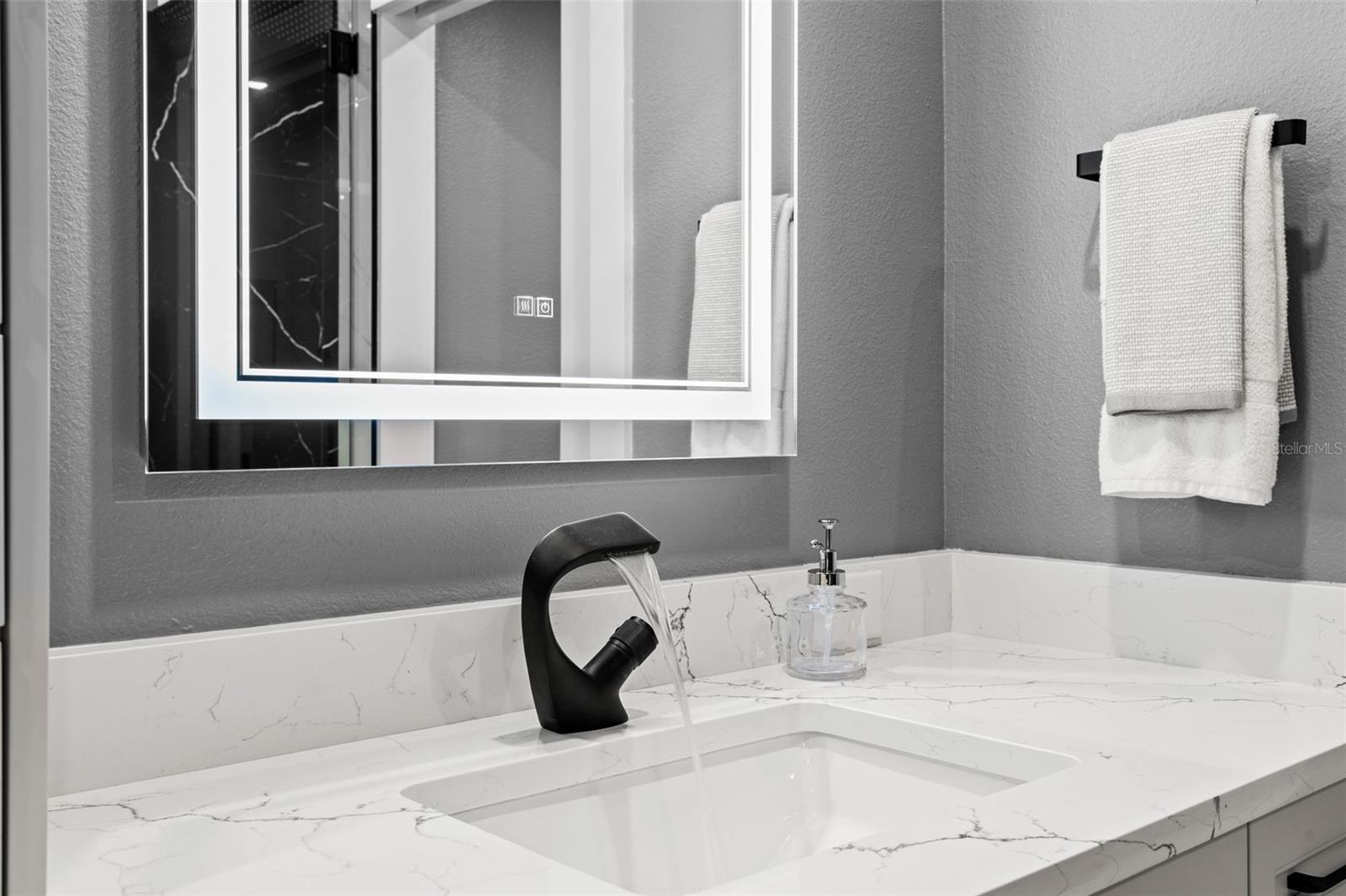 BELLEAIR BEACH YACHT CLUB ESTATES - Residential