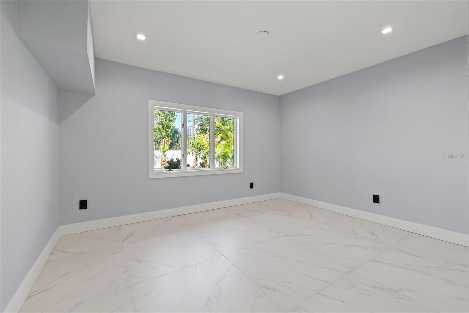 BELLEAIR BEACH YACHT CLUB ESTATES - Residential