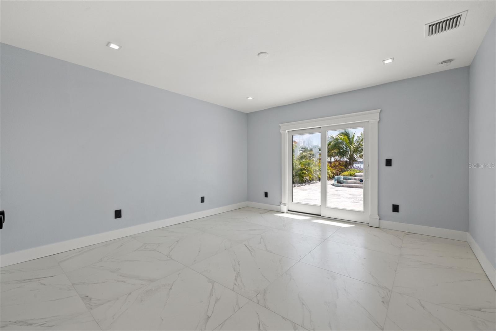 BELLEAIR BEACH YACHT CLUB ESTATES - Residential