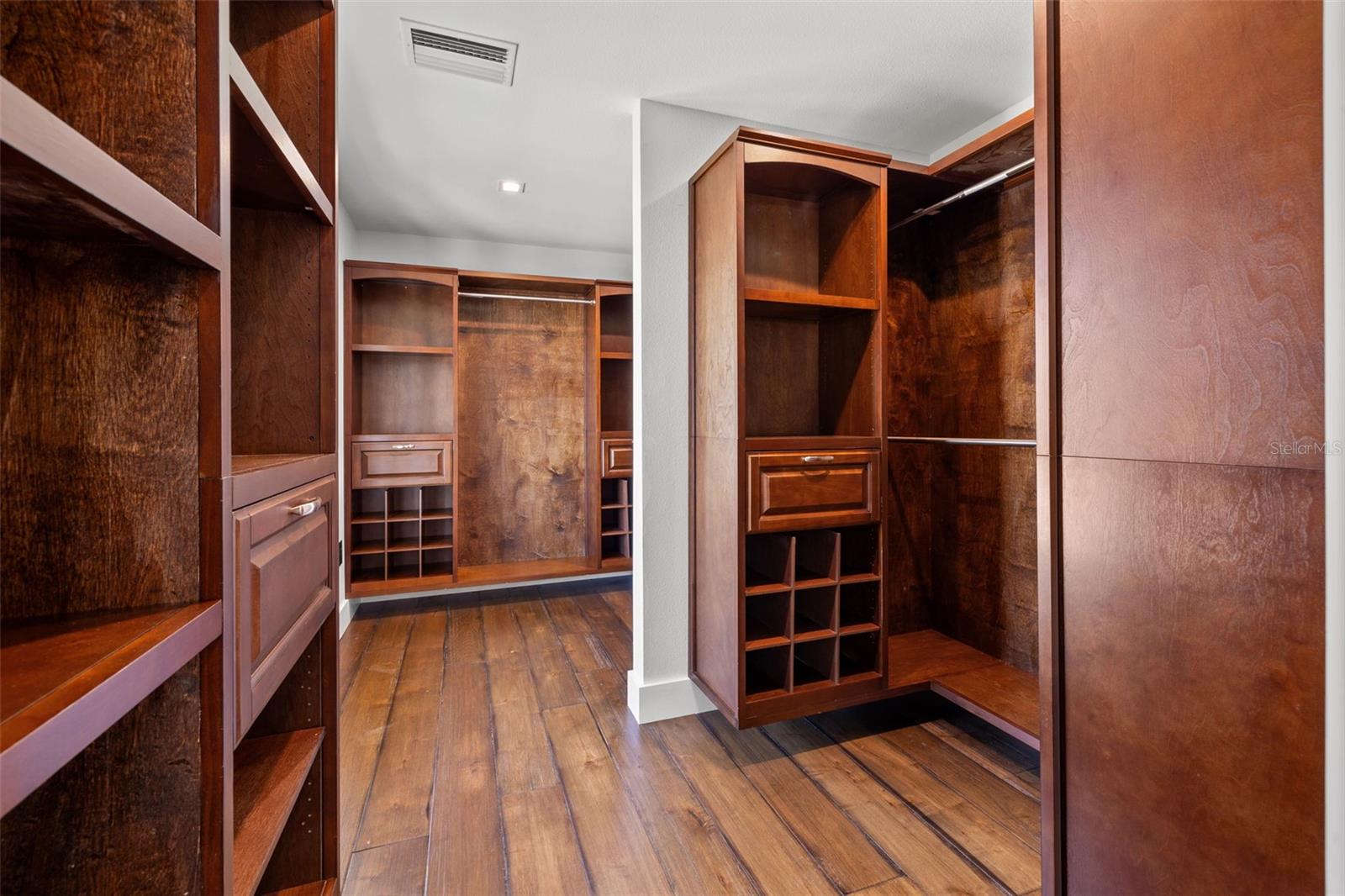 BELLEAIR BEACH YACHT CLUB ESTATES - Residential