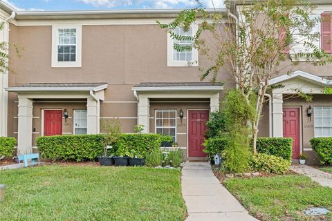 Photo of 10475 Manderlay Way, Orlando, FL 32829 (MLS # S5135878)